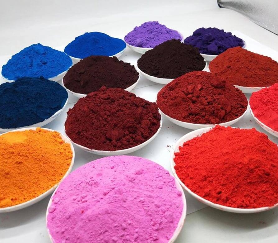 اکسید آهن در رنگ‌های متفاوت یافت می‌شود.